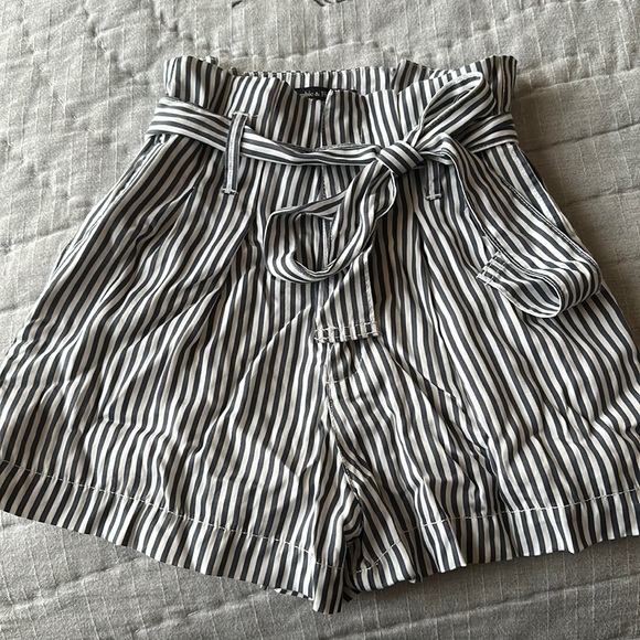 Abercrombie & Fitch Pants - Abercrombie & Fitch Striped High-Waisted Shorts with Tie